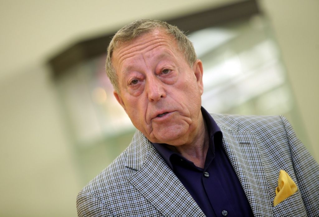 Politiķu «karš» grauj biznesu