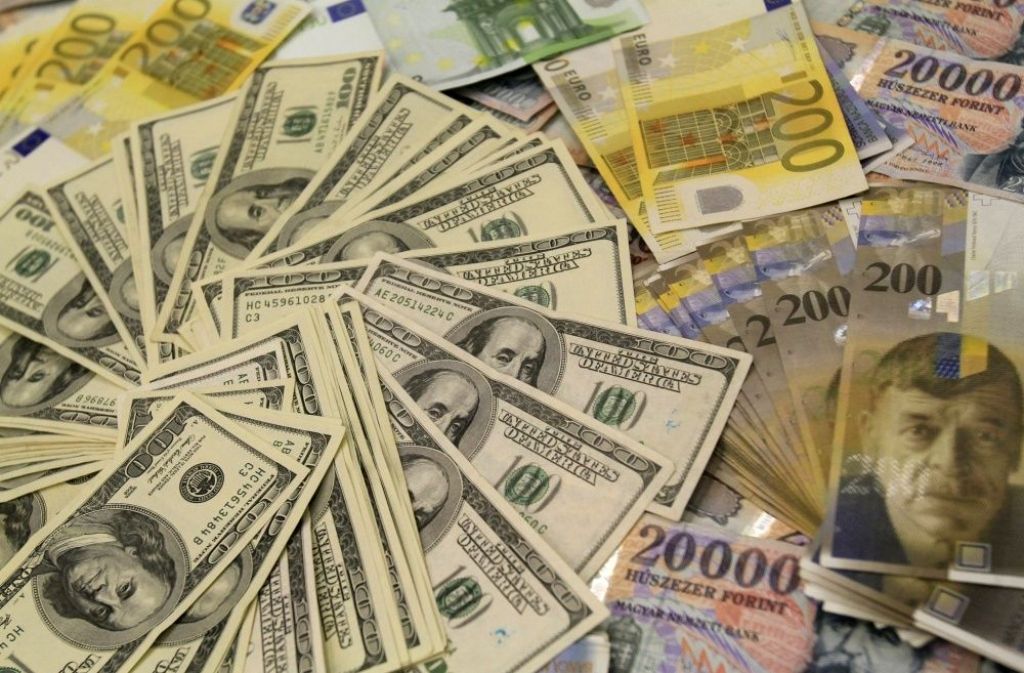 Bažījoties par iespējamo karu, uzņēmumi kavējas ar parādzīmju emisiju
