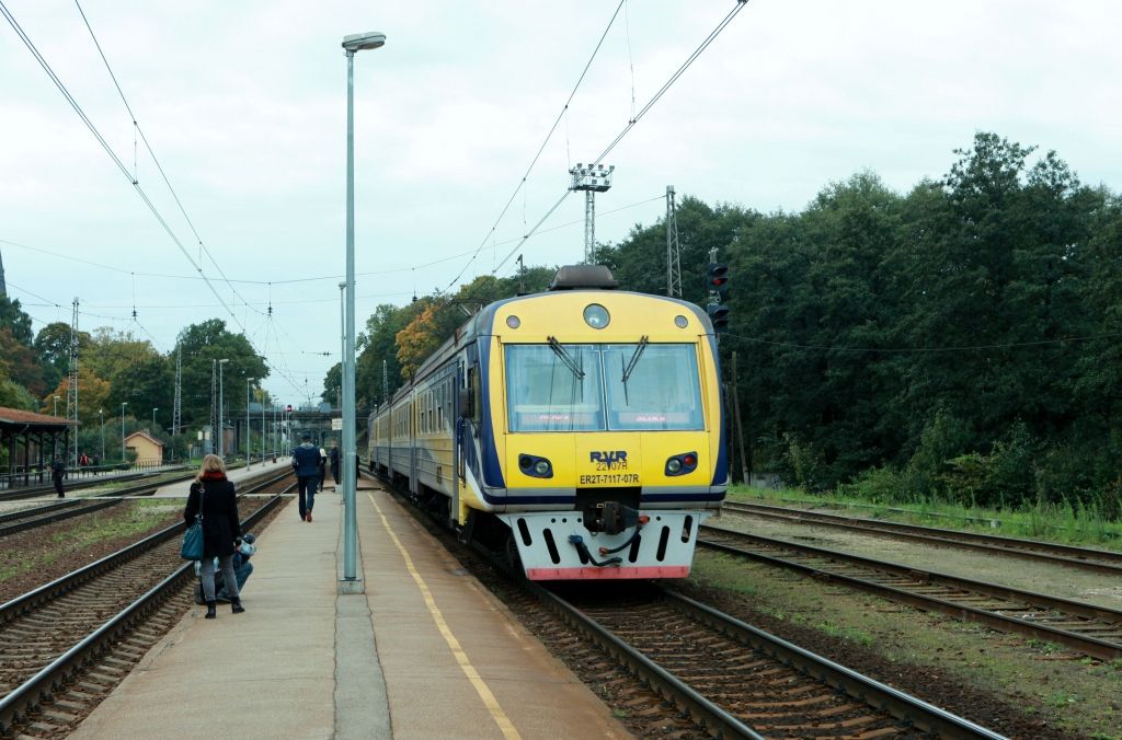 Matīss: Pasažieru vilciens jaunos vilcienus nevar iegādāties vienā iepirkumā