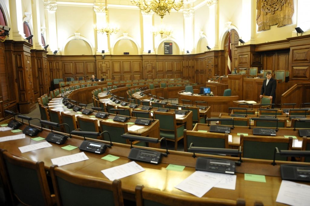 Aptauja: Izredzes iekļūt Saeimā četriem politiskajiem spēkiem