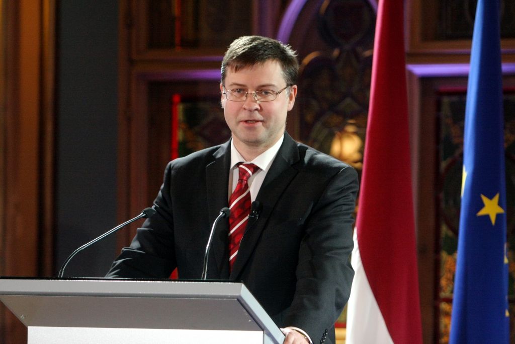 papildināts (16:39) - Dombrovskim - EK viceprezidenta amats