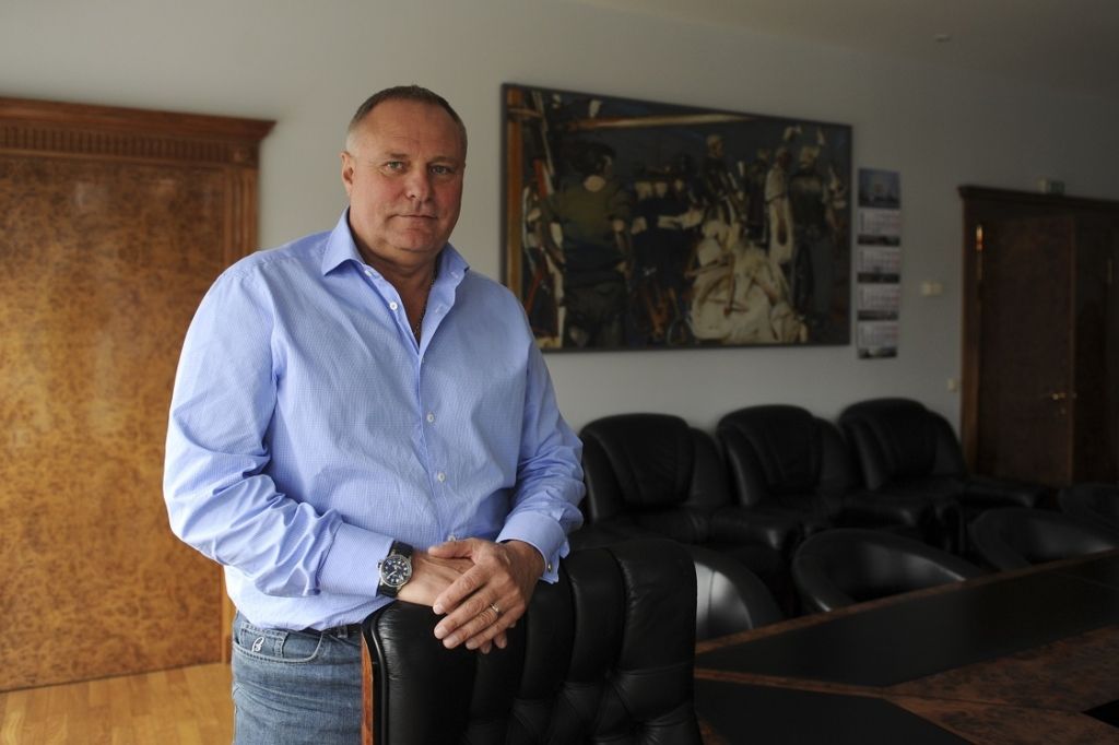 Loginovs neizpratnē par pārmetumiem viņa darbam