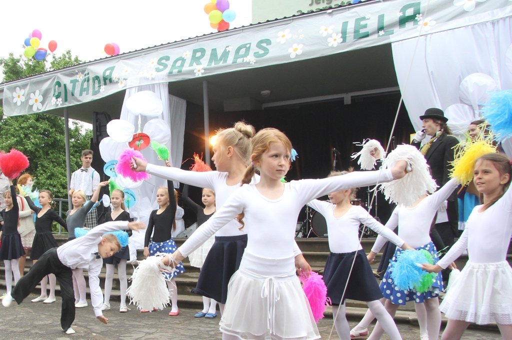 Pagarināta pieteikšanās Sarmas ielas svētku dziesmas konkursam