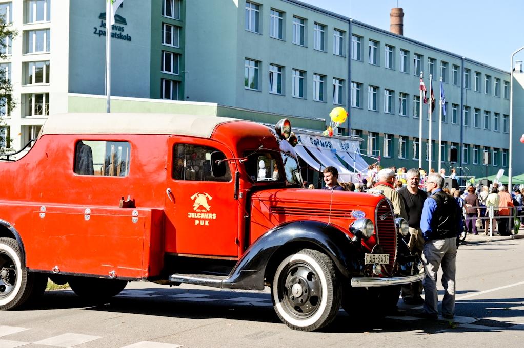 Sarmas ielā izskan «Melodijas varavīksnes krāsās» (FOTO)