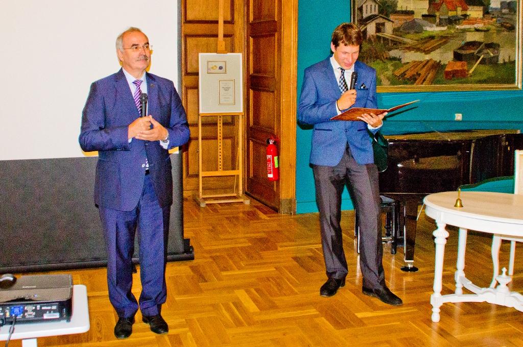 Imants Lancmanis un Daiga Zigmunde Jelgavas muzejā saņem Eiropas Zinātņu un mākslu akadēmijas balvas (FOTO)