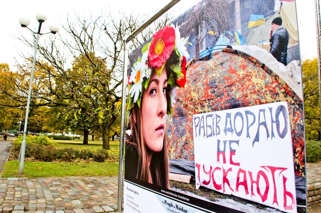 Skandalozo izstādi «Maidana cilvēki» Ukrainas vēstnieks Jelgavā atklāj bez Domes vadības (FOTO)