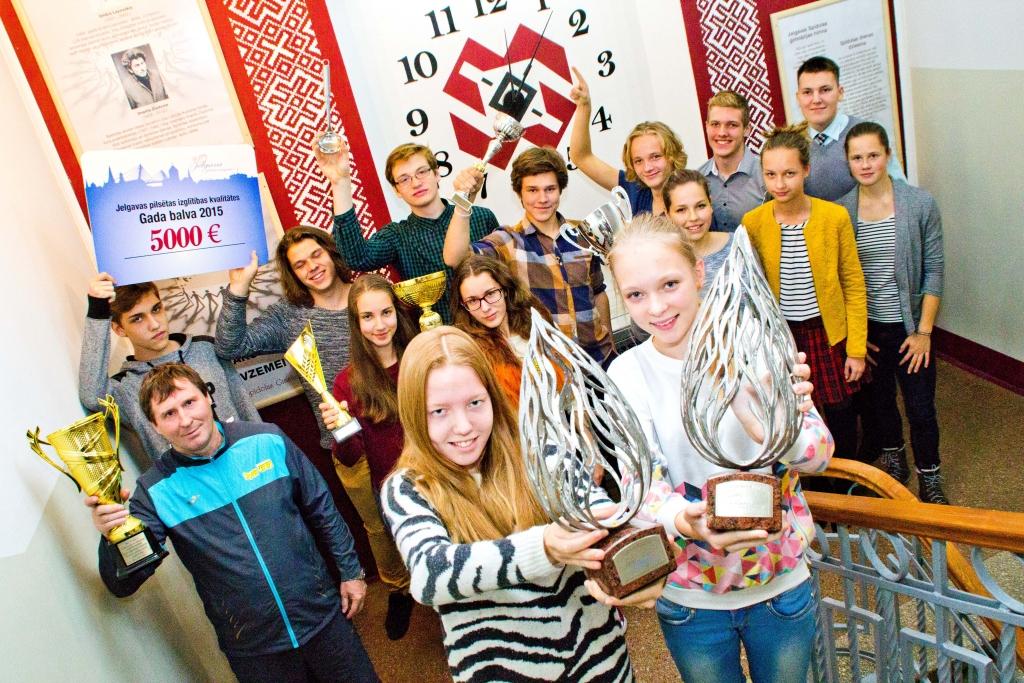 Spīdolas ģimnāzija sestdien sauc «spīdoliešus» uz savu otro salidojumu (FOTO)