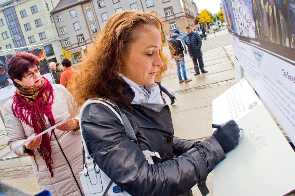 Pirmā diennakts kopš izstādes «Maidana cilvēki» atklāšanas pagājusi bez starpgadījumiem