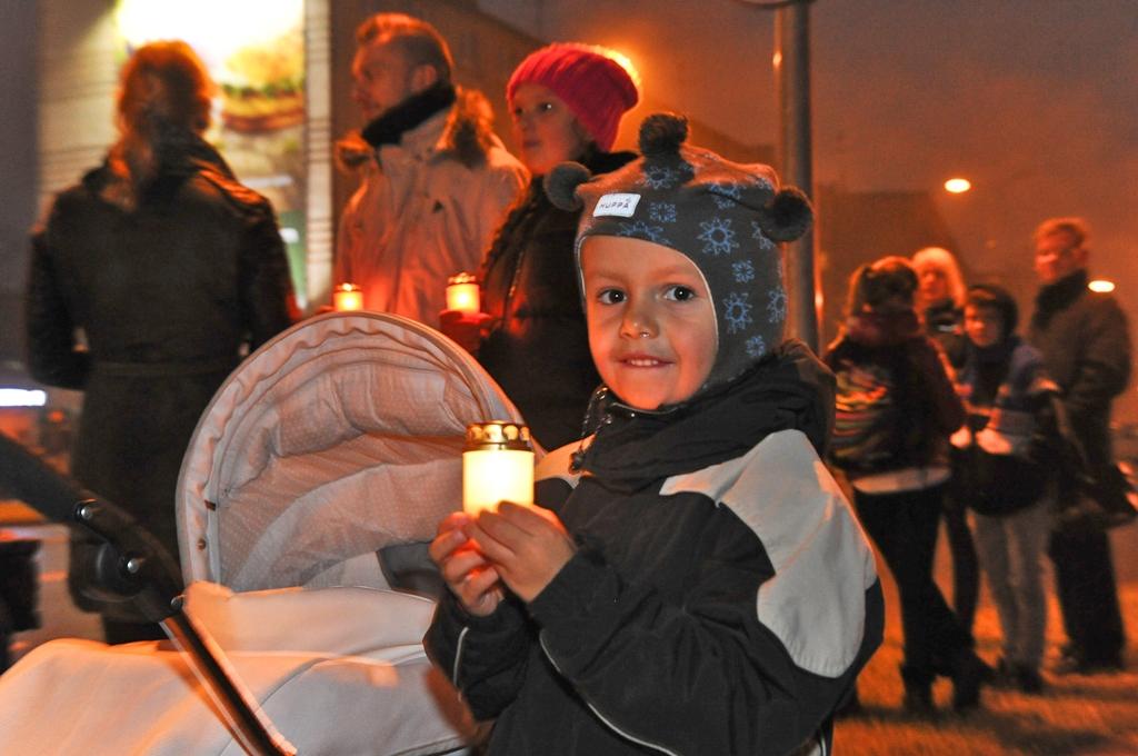 Lāčplēša dienā aicina doties Lāpu gājienā; svētku pasākumi līdz pat 21.novembrim!