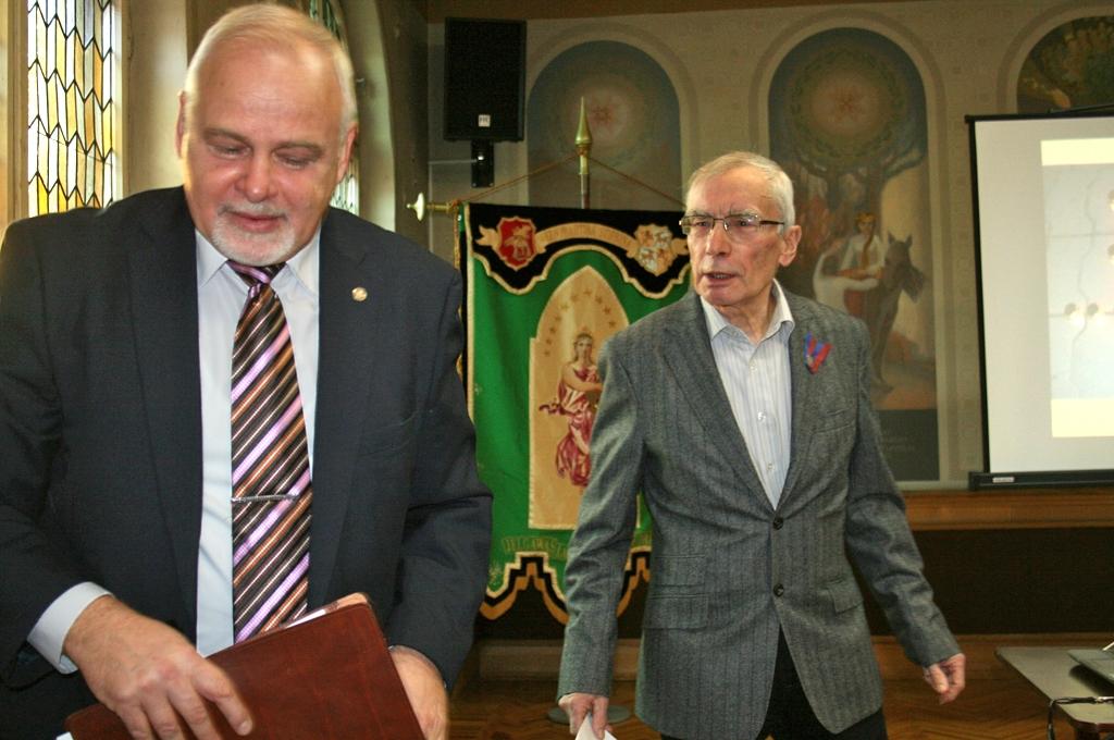 Rēvelis turpina stūrēt Jelgavas Latviešu biedrību (FOTO)