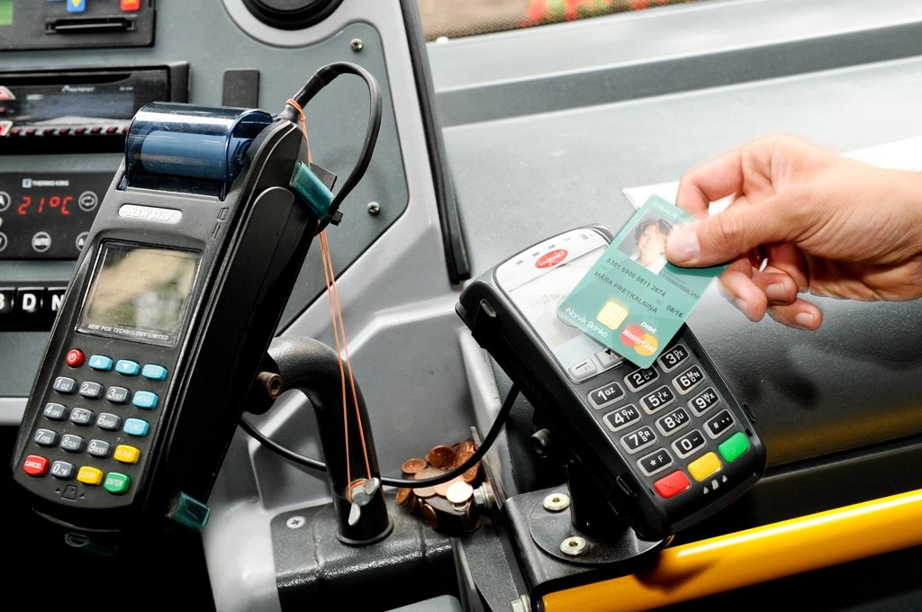 Palielinās elektronisko norēķinu skaits autobusos