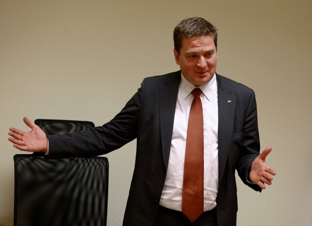 Četriem par balsu pirkšanu Zaķa labā - piespiedu darbs un naudas sodi