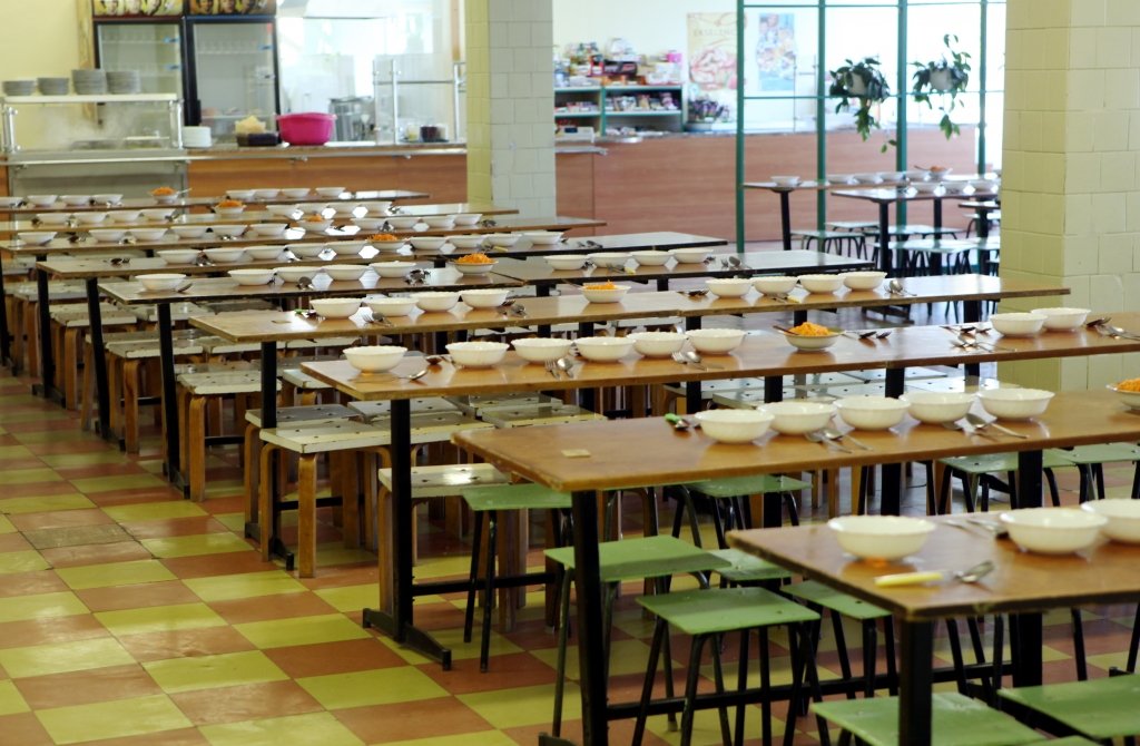Skolās haoss; VM noraida iespēju apturēt uztura ierobežojumus (papildināts 17:41)