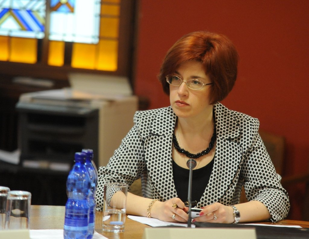 Bijusī Saeimas deputāte Cvetkova tiesājas ar savu bijušo partijas biedru Ušakovu par cieņas aizskārumu
