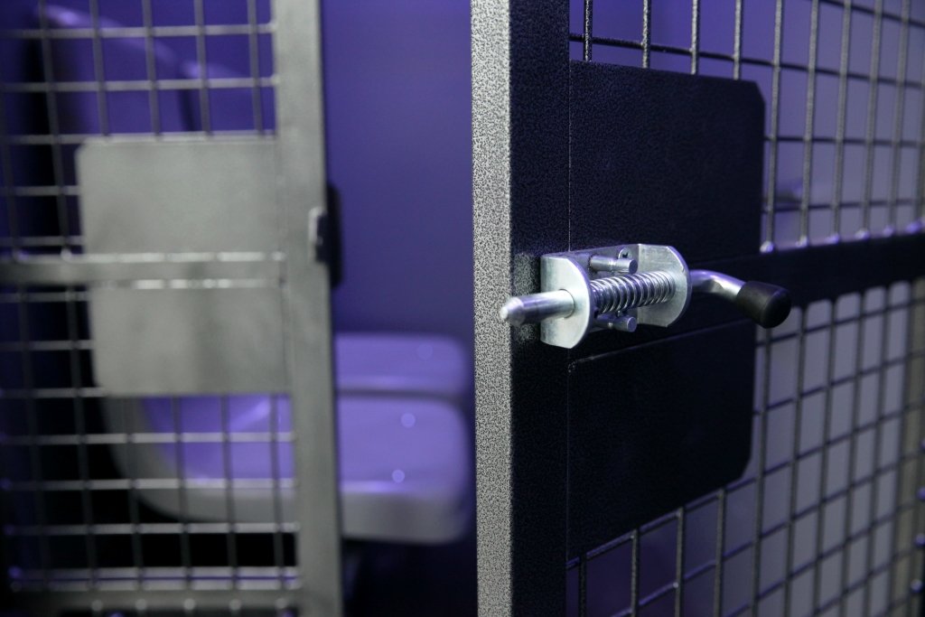 Nekā Personīga: Rīgā uzdarbojas noziedznieki, kas izkrāpj nekustamos īpašumus no neaizsargātiem cilvēkiem