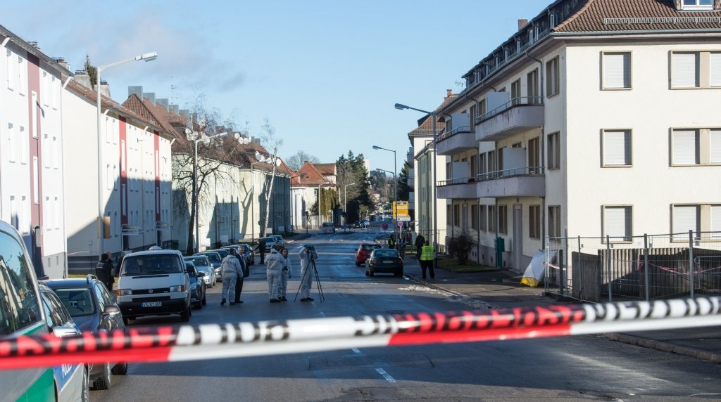 Vācijā patvēruma meklētāju mītnē iesviesta granāta