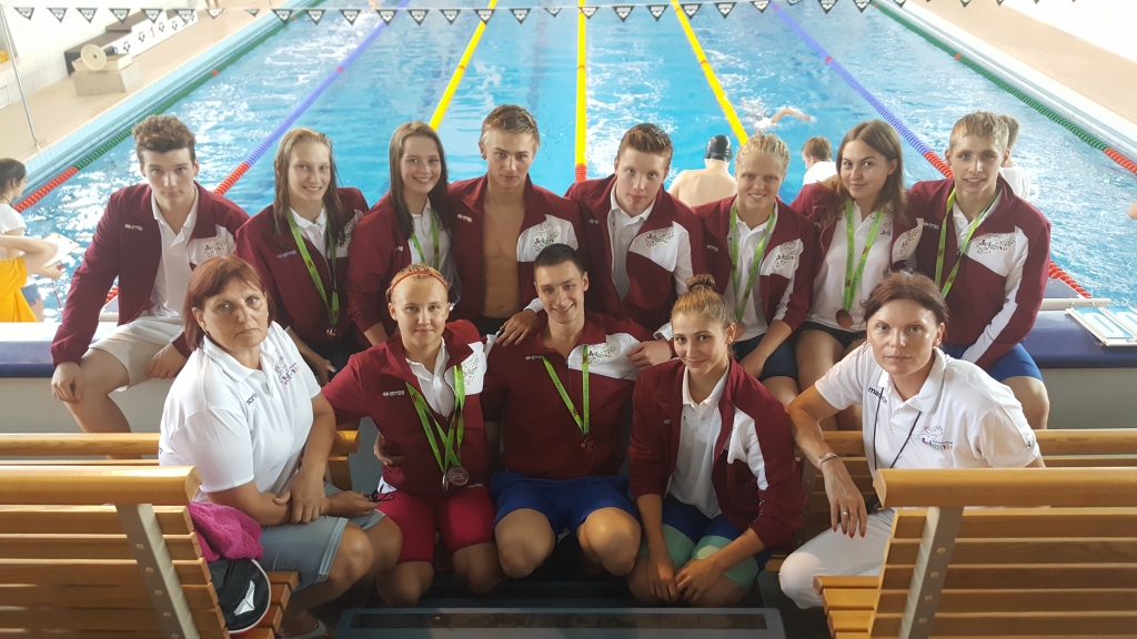 Latvijas IV olimpiāde: Jelgavas peldētājiem sudrabs un bronza (FOTO)