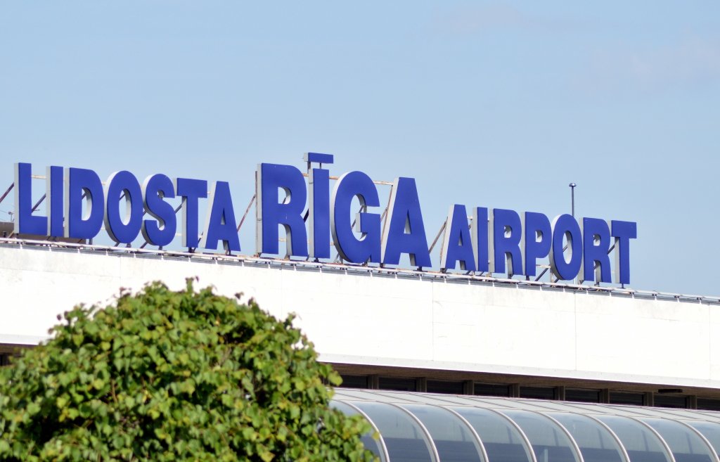Starptautiskā lidosta Rīga atsākusi darbu