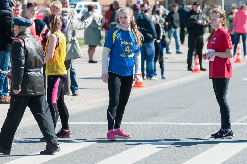Maija stafetēs pārstāvētas deviņas skolas, medaļas tiek gandrīz katrai (FOTO)