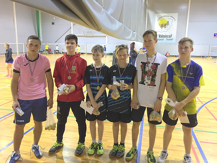 Jelgavas jaunie badmintonisti sezonu uzsāk cerīgi