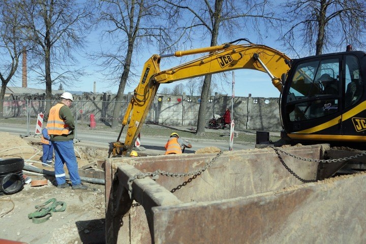 Lapskalna ielā Jelgavā sākta kanalizācijas izbūve plūdu draudu mazināšanai