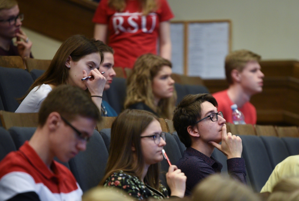 RSU konkursā “Homines” Atzinības raksti arī Dobeles un Jelgavas skolu audzēkņiem
