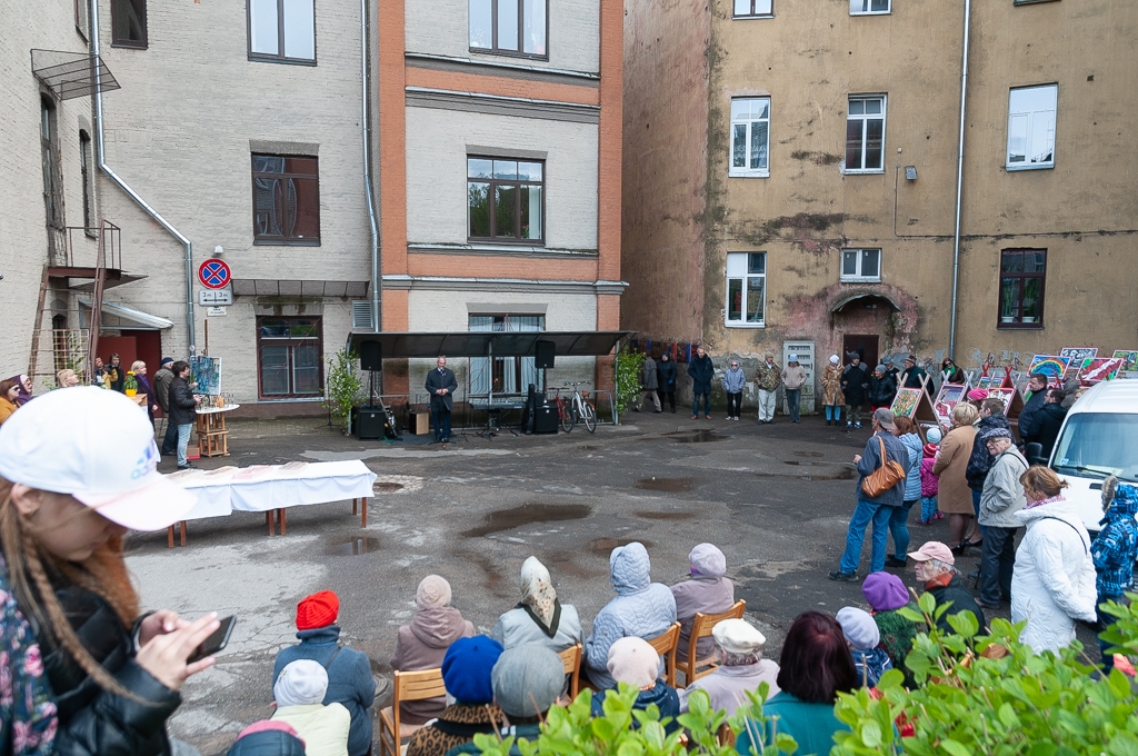 Baltā galdauta svētki Jelgavas pilsētas bibliotēkā (FOTO)