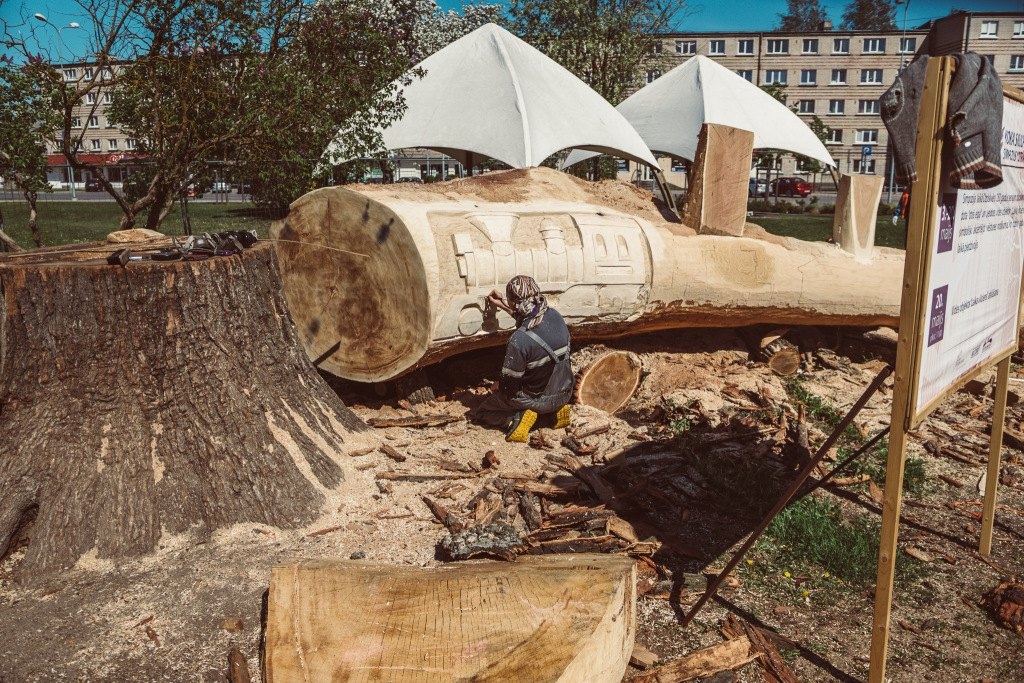 Jelgavas Ozolskvērā atklās “Laika vilcienu”