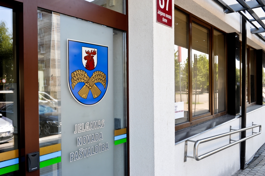 Jelgavas novada pašvaldība nevēlas paplašināt robežas aizsargājamajai Elejas ozolu alejai