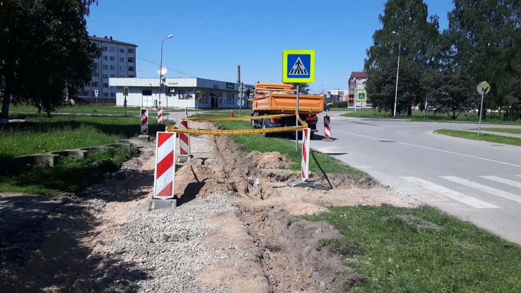 Jelgavā atjauno ietves un pieturvietas platformu segumu Aspazijas ielā