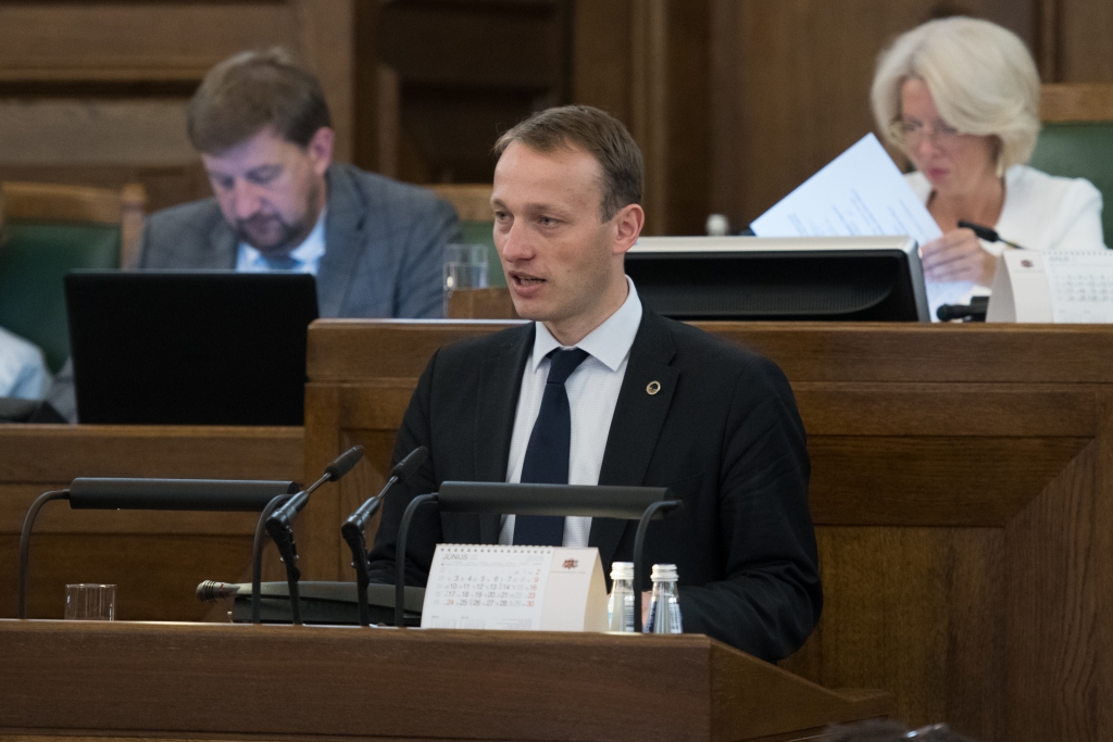 Saeimas deputāti negrib atteikties no transporta kompensācijām