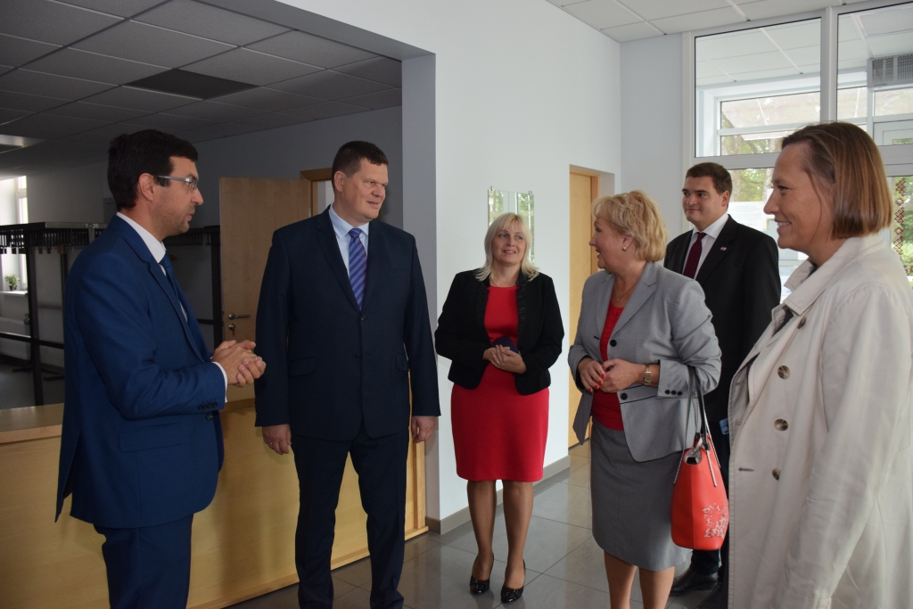LLU darba vizītē viesojas zemkopības ministrs Kaspars Gerhards (FOTO)