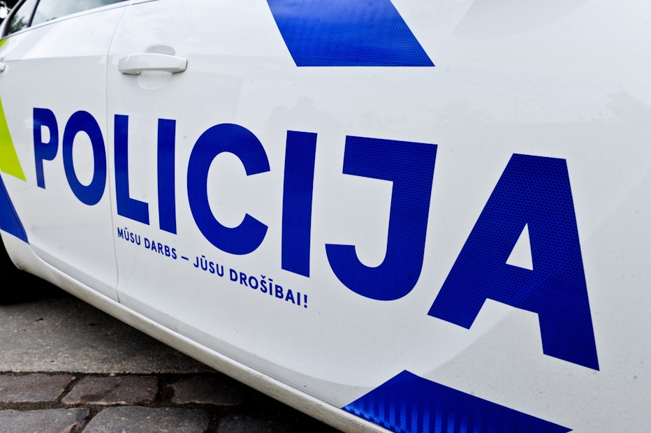 Iedzīvotājiem par pulcēšanos neatļautā skaitā varēs piemērot līdz 350 eiro sodu