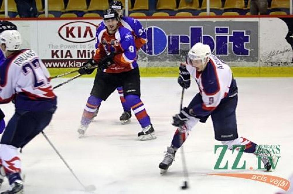 Hokejs. Jelgavnieki pēcspēles metienos izrauj uzvaru pret «Liepājas metalurgs 2»