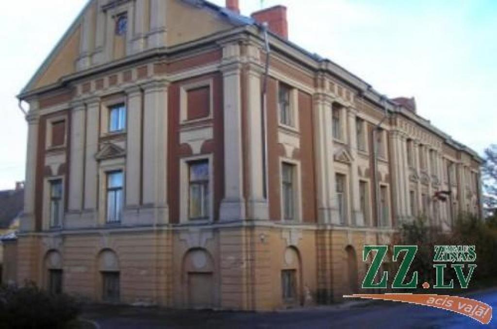Lai samazinātu apkures izdevumus, Jelgavas novadā siltinās piecas skolas