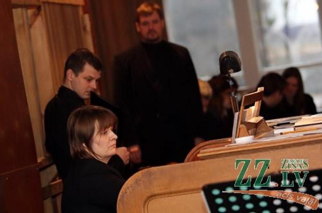 Koncerts «Lūgšana par Latviju» 18. novembrī piepilda ar klausītājiem Sv.Annas katedrāli (ar foto)