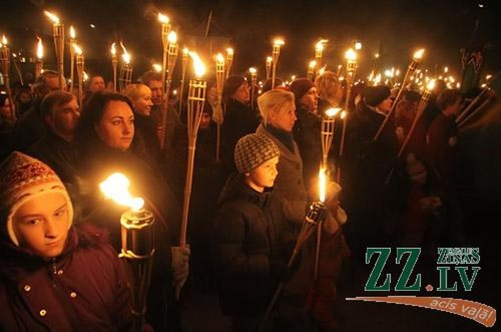 Lāčplēša dienas lāpu gājiens – pa Sarmas un Raiņa ielām