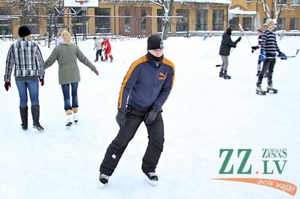 Aiz kultūras nama taps liela slidotava