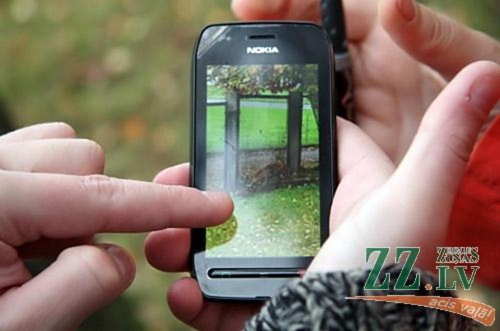 Ceturtdien «Zemgales Ziņās»: Lapsas plosa minkas, bet slazdos notver ežus; mazas skoliņas direktors pelna vairāk nekā trīsreiz lielākas; Dome balsta uzņēmēju, ko tvarsta valsts un EK