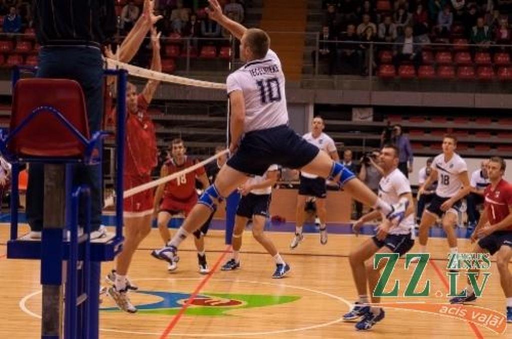  Volejbols. Latvijas izlase Zemgales Olimpiskajā centrā ar 3:1 apspēlē Ungāriju (ar foto)