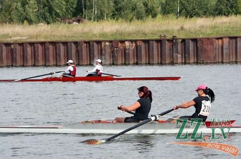 Airēšana. Jelgavnieces uzvar Latvijas sprinta čempionātā