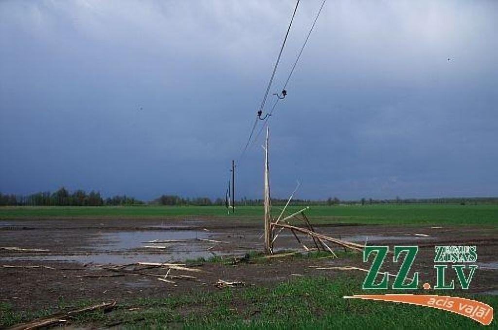 Pēcpusdien atkal pērkona laikā iespējamas krasas vēja brāzmas, stiprs lietus un krusa