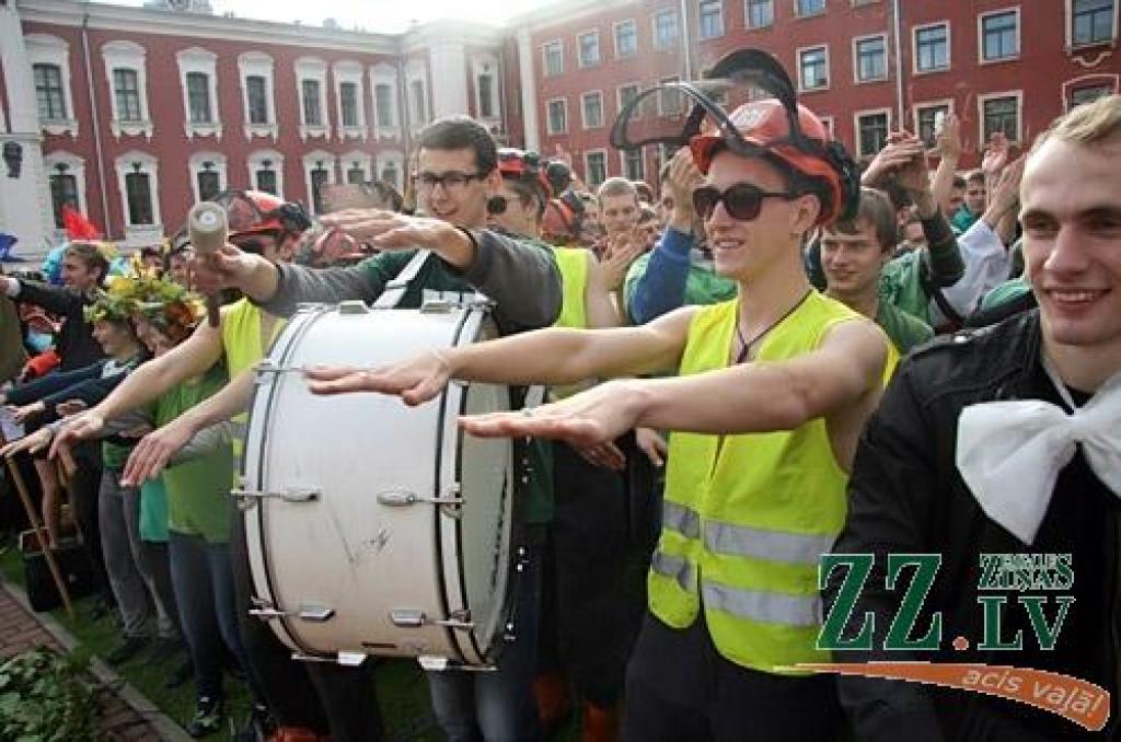 Vidusskolu absolventi studijām augstskolās varēs reģistrēties no 8.jūlija