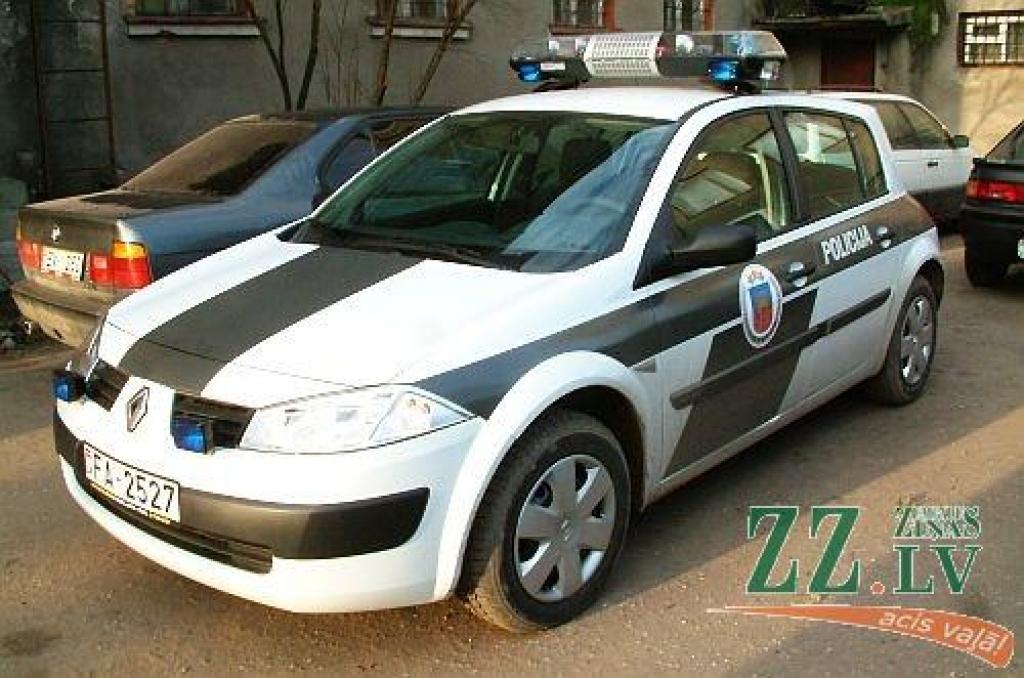 Ceļā uz Jelgavu mēģina aplaupīt viltus policists