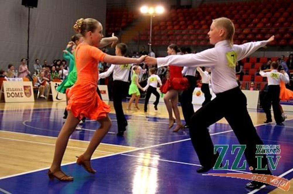 Kausu aizved rīdzinieki, jelgavniekiem tikai viena medaļa (ar foto)