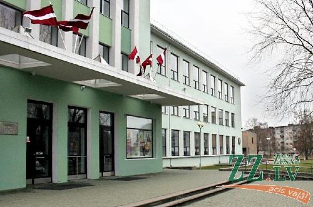 Parakstus par izglītību valsts valodā Jelgavā vāks piecās vietās