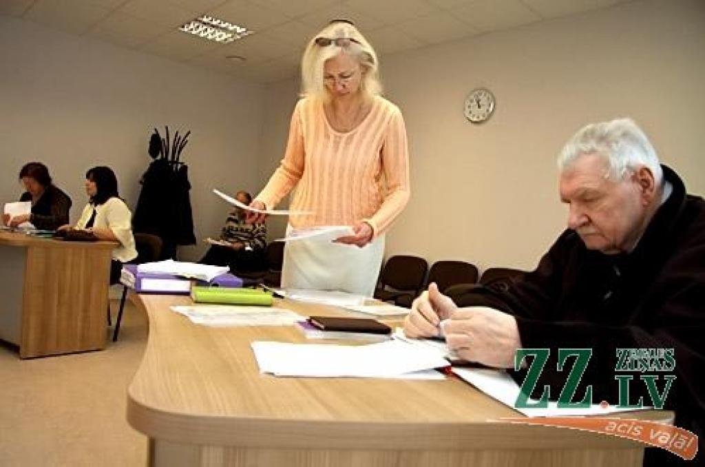 Sestdienas «Zemgales Ziņās»: Gribēja 50 latus dienā; Ozolnieku bērnudārzu sola gada beigās