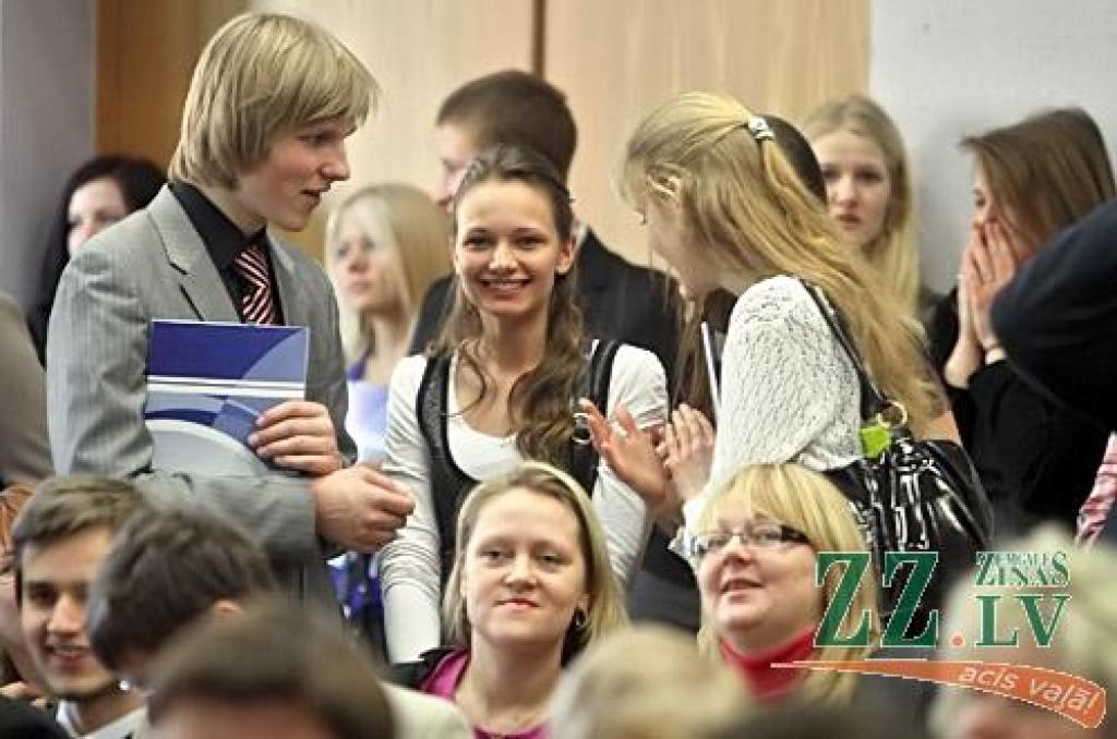 Zemgales reģiona skolēni cīnās par ceļazīmēm uz valsts konkursu (ar foto)