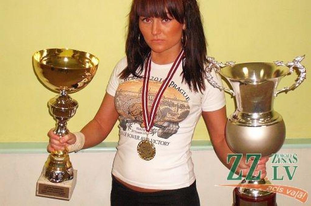 Pauerliftings. «Apolonieši» - stiprākā komanda Latvijas čempionātā