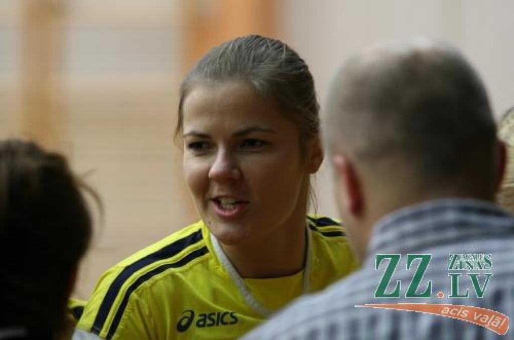 Volejbols. «Jelgava/LU» uzbrumuma līderei Ancei Auziņai pleca savainojums